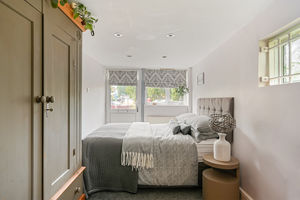 Bedroom- click for photo gallery